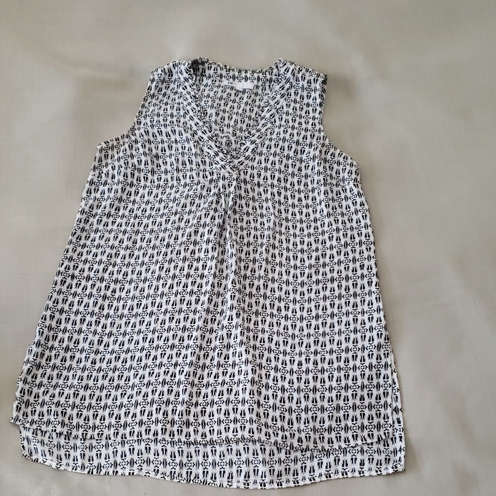 DR2 Black and White Patterned Sleeveless Blouse